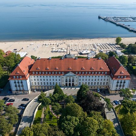 索波特索菲特大酒店 外观 照片 Aerial view of the Baltic Sea Campus